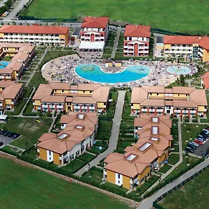  Apartment Pini Village Lido Altanea
